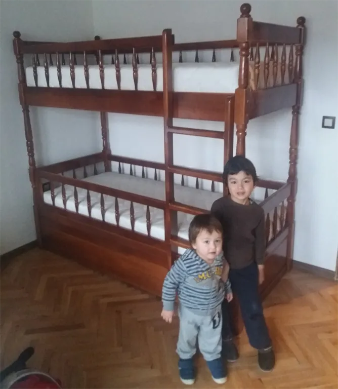 Детско двуетажно легло сандвич